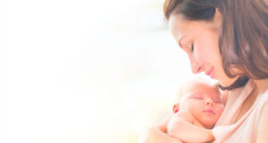 Covid-19 : une femme vaccinée donne naissance à un bébé immunisé