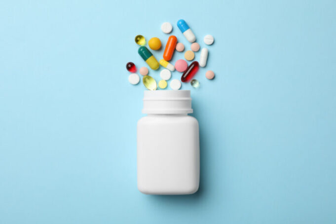 Microbiote : quels médicaments modifient la flore intestinale ?