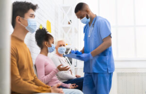 Coronavirus : 100.000 cas par jour pour le Conseil scientifique