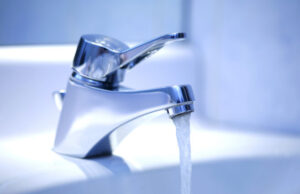 Covid-19 : l’eau du robinet peut-elle être positive ?