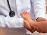 Covid-19 : Le symptôme des orteils bleus