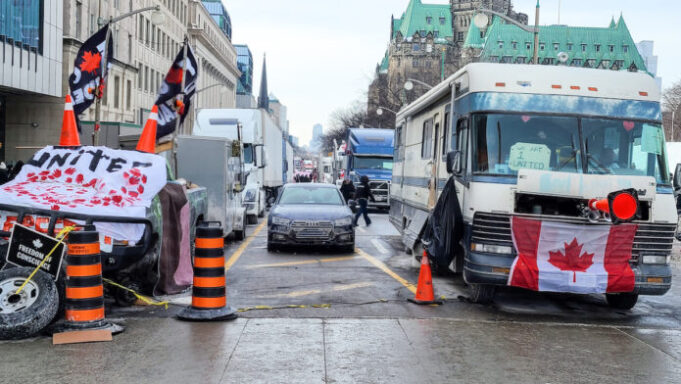 Anti-vax : le «convoi de la liberté» des canadiens en France ?