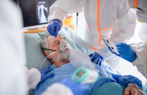 Covid-19: qui sont les patients hospitalisés malgré leur vaccination ?