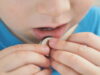 Que faire si mon enfant avale une pile-bouton ?