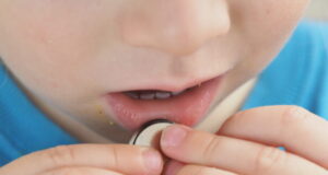 Que faire si mon enfant avale une pile-bouton ?
