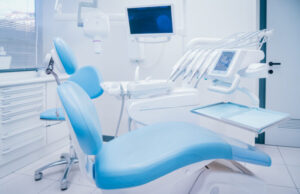 Un dentiste marseillais accusé de mutilations sur 322 patients