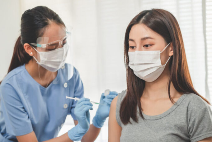 Covid-19 : la Chine confine une ville de 17 millions d’habitants