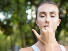 Comment le yoga du visage nous aide à garder la forme?