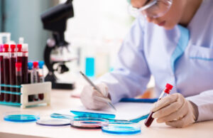 Pourquoi les scientifiques s’inquiètent des microplastiques présents dans le sang ?