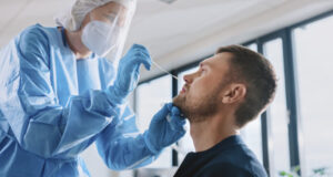 Rebond épidémique : «un test sur trois est positif»