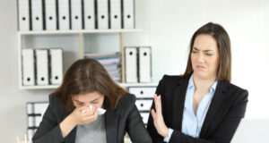 Covid au travail : faut-il remettre le masque ?