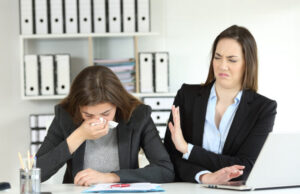 Covid au travail : faut-il remettre le masque ?