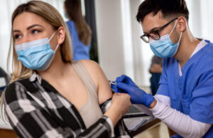 Feu vert pour les infirmiers de vacciner sans prescription médicale