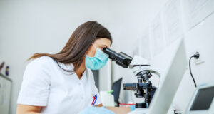 Covid-19 : les patients immunodéprimés à l’origine de nouveaux variants ?