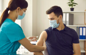 Vaccins à ARN : le risque de myocardite est-il «fréquent» ?