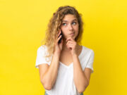 L’arnaque des « patchs anti-ondes » à coller sur son smartphone