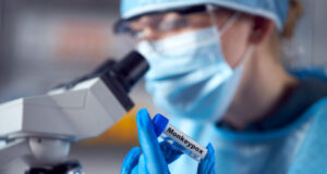 Variole du singe : a-t-on suffisamment de vaccins ?