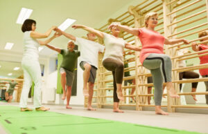 Se tenir en équilibre sur une jambe prédit le risque de décès dans les 10 ans