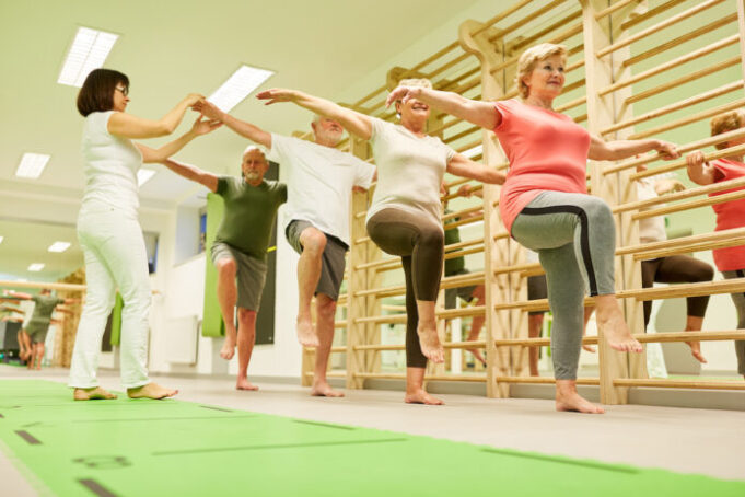 Se tenir en équilibre sur une jambe prédit le risque de décès dans les 10 ans