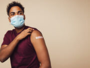 Covid-19 : une quatrième dose pour tous ?