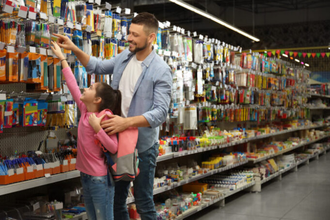 Enfants : substances chimiques dangereuses dans les fournitures scolaires