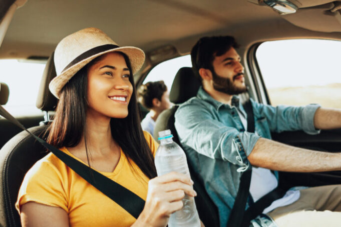 Vacances : comment supporter la chaleur en voiture?