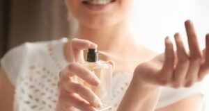 Comment faire tenir son parfum plus longtemps ?