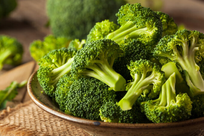 Ces 7 aliments à ne pas manger cuits