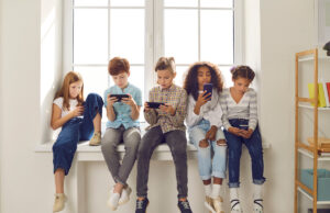 Obliger Instagram ou TikTok à protéger la santé des enfants, c’est possible ?