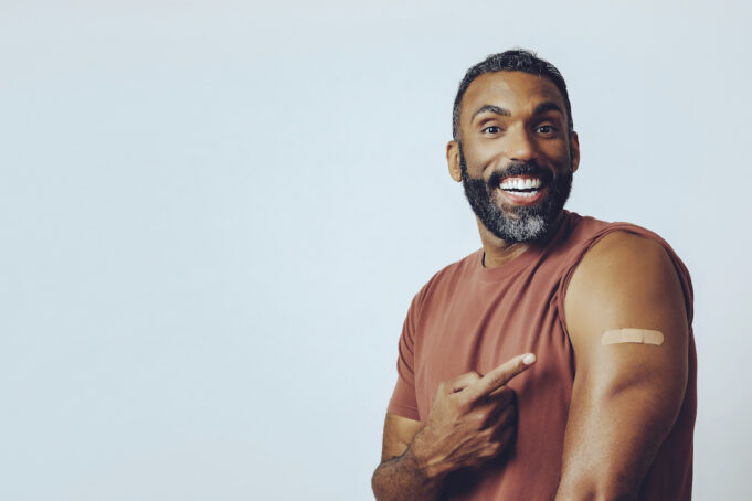 Covid-19 : les vaccins ARN adaptés à Omicron bientôt autorisés