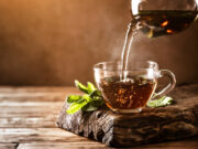 Boire du thé noir réduirait les risques de mortalité