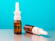 La publicité mensongère des sprays nasaux anti-Covid