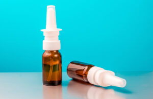 La publicité mensongère des sprays nasaux anti-Covid