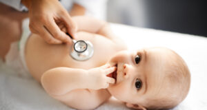 Bébé : un nouveau vaccin français contre la bronchiolite