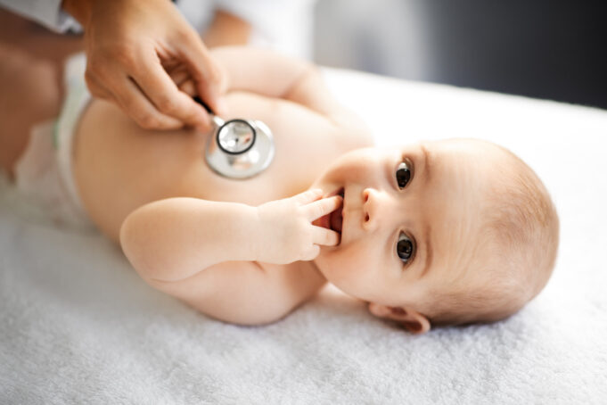 Bébé : un nouveau vaccin français contre la bronchiolite