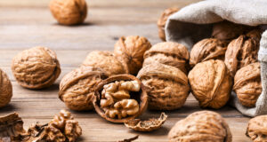 Voilà pourquoi il faut manger des noix régulièrement pour garder la forme