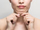 Quelques exercices du visage pour vous débarrasser de votre double menton