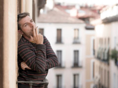 La solitude et le malheur font vieillir plus vite que la cigarette