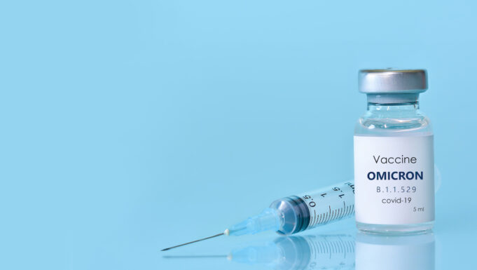 Covid-19 : les nouvelles doses adaptées à Omicron arrivent