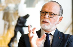 Connaissez-vous l’alopécie, la maladie dont est atteint Édouard Philippe?