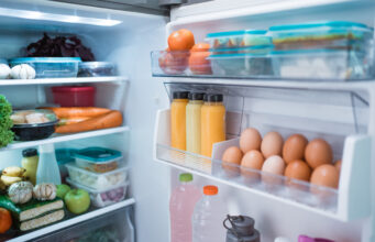 Aliments périmés : lesquels peut-on quand même consommer ?