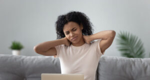 Auto-massage : 10 minutes pour détendre épaules et nuque