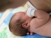 Le colostrum de la femme : l’or liquide