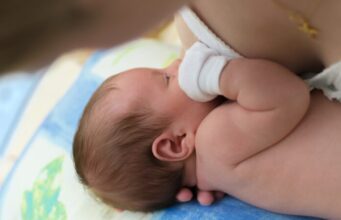 Le colostrum de la femme : l’or liquide