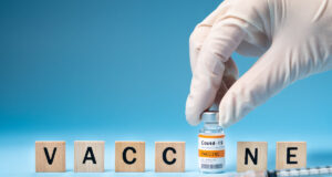 Vaccin anti-Covid : un effet secondaire confirmé par l’Agence européenne des médicaments