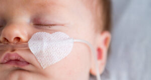 Pic épidémique : des bébés transférés hors des hôpitaux parisiens