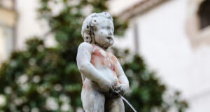 Urinothérapie : boire son urine, une fausse bonne idée ?