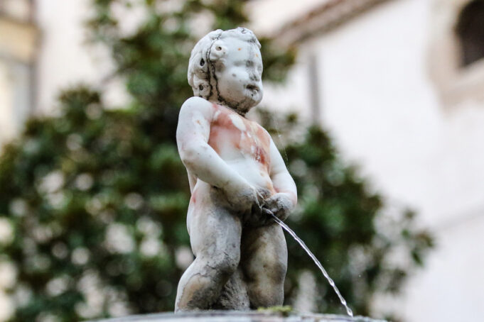 Urinothérapie : boire son urine, une fausse bonne idée ?