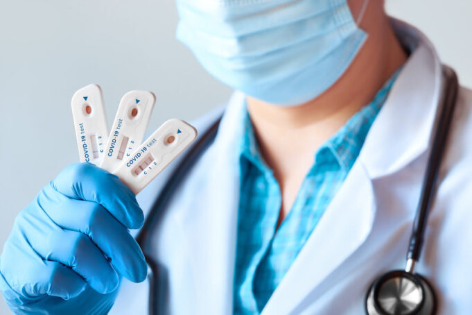 Covid : les personnes infectées plusieurs fois ont plus de risques de problèmes de santé