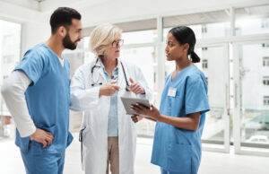 Quelle est cette triple épidémie qui menace la France ?